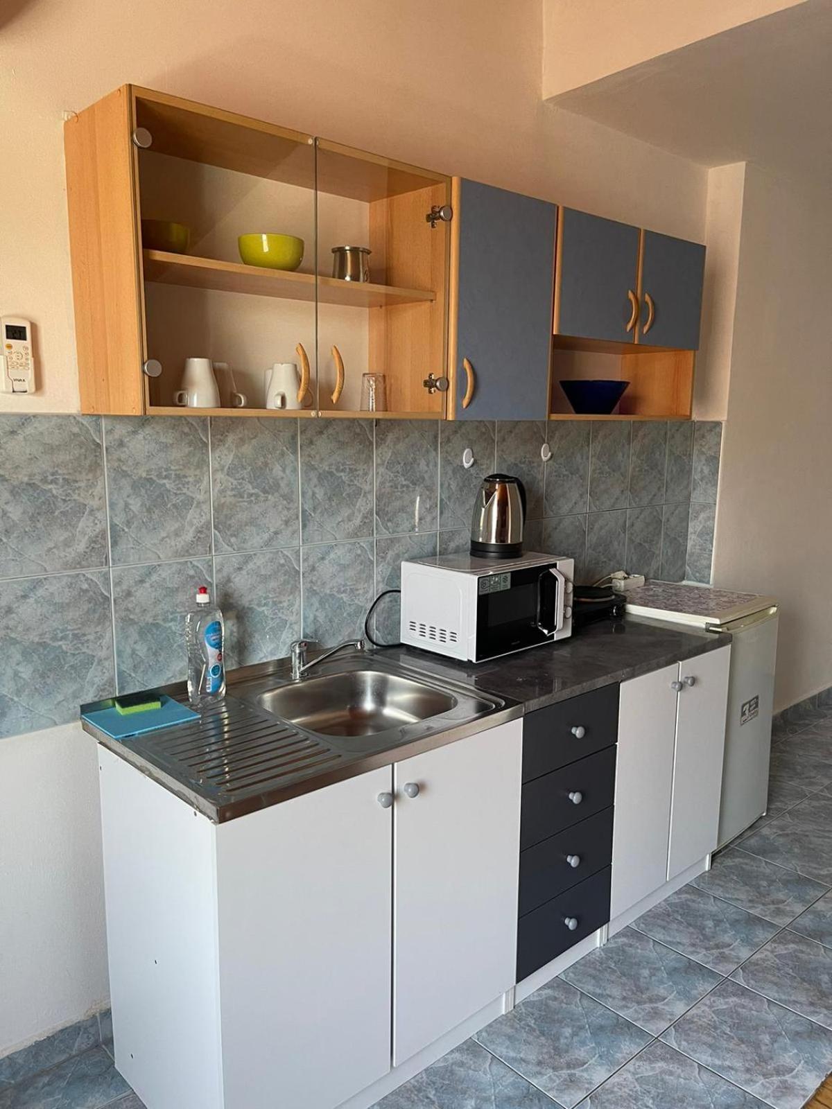 PUY Roman Arch- Low Budget Doublebed Room In Top Center מראה חיצוני תמונה