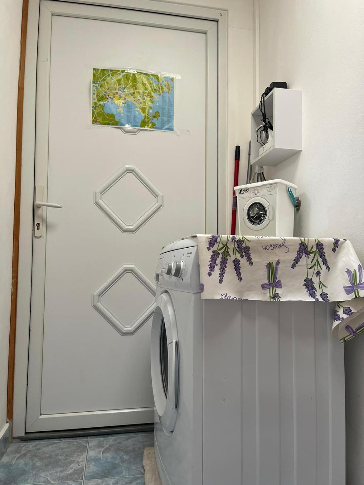 PUY Roman Arch- Low Budget Doublebed Room In Top Center מראה חיצוני תמונה
