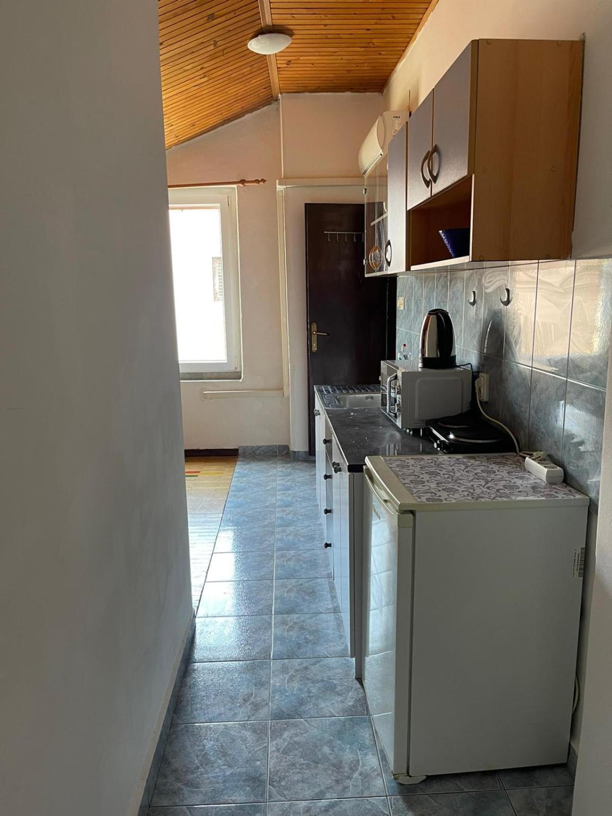 PUY Roman Arch- Low Budget Doublebed Room In Top Center מראה חיצוני תמונה